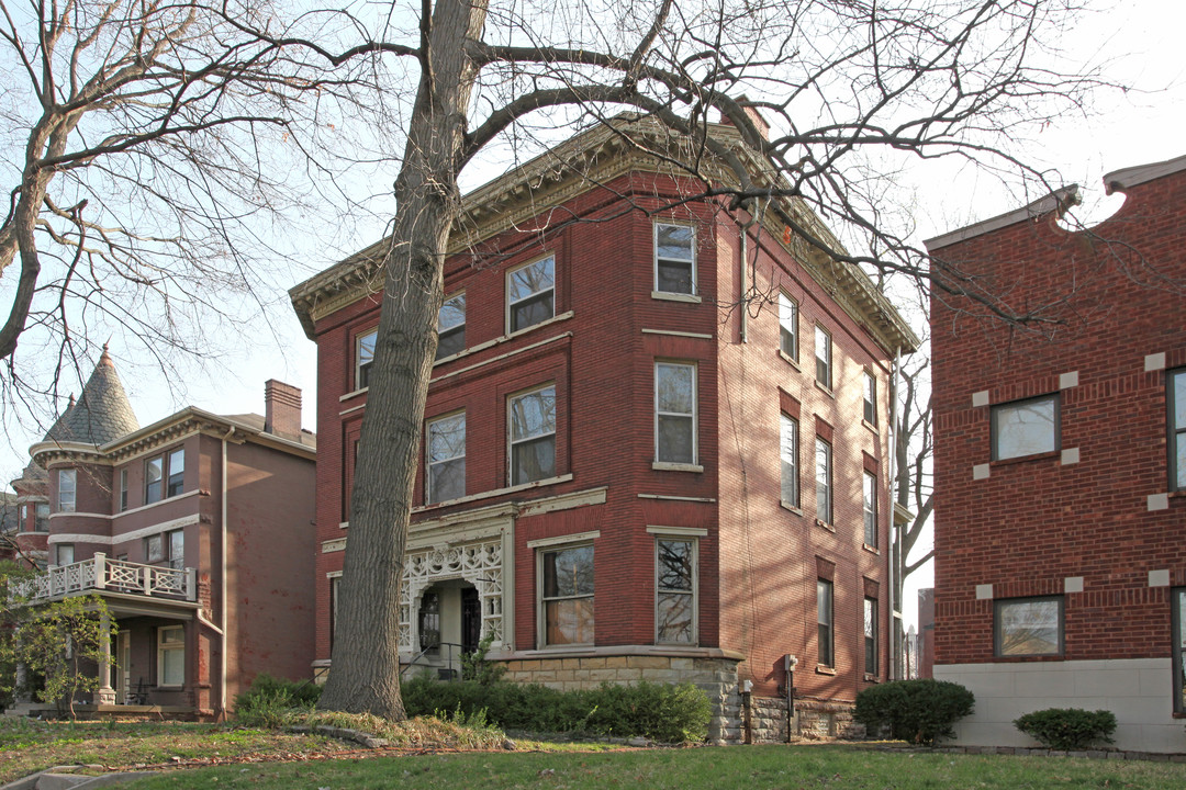 1729 3rd St in Louisville, KY - Building Photo