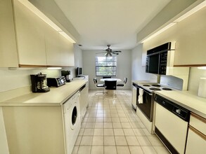 61 Eastgate Dr in Boynton Beach, FL - Building Photo - Building Photo