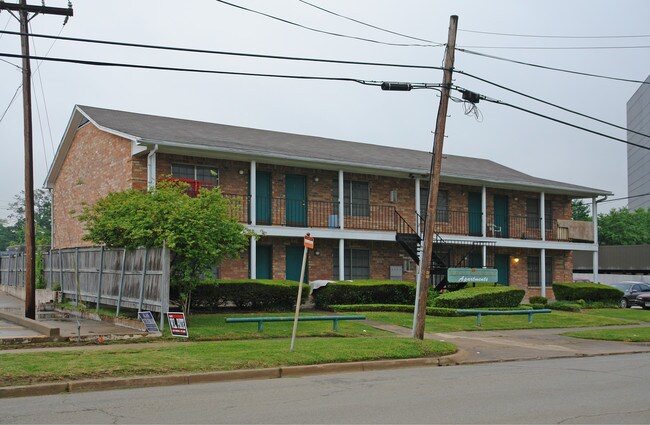 2670 Broadway in Beaumont, TX - Building Photo - Building Photo