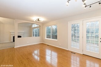 4663 Rolling Hills Dr in Lake In The Hills, IL - Foto de edificio - Building Photo