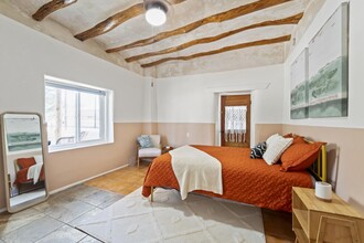393 E San Miguel St in La Mesa, NM - Building Photo - Building Photo