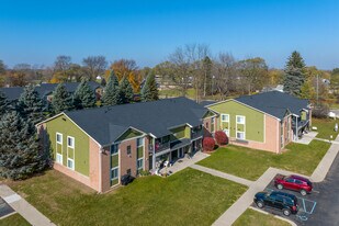 Oakridge Apartments in Ypsilanti, MI - Building Photo