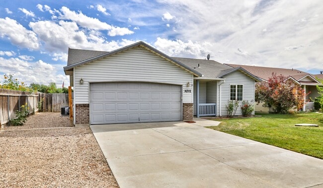 2021 W Grouse St