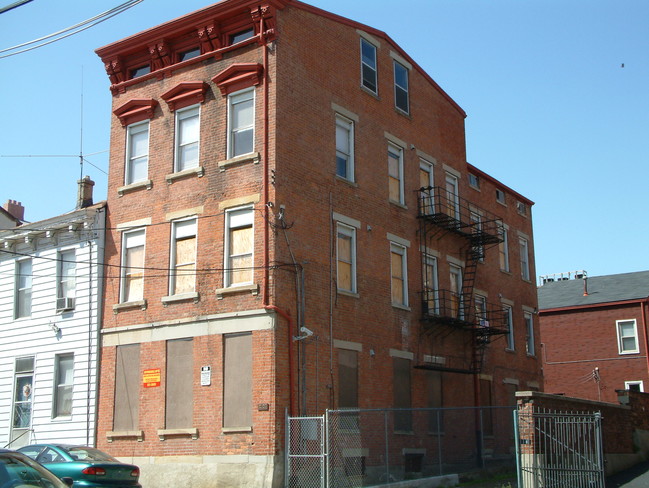 West Apartments in Cincinnati, OH - Foto de edificio - Building Photo