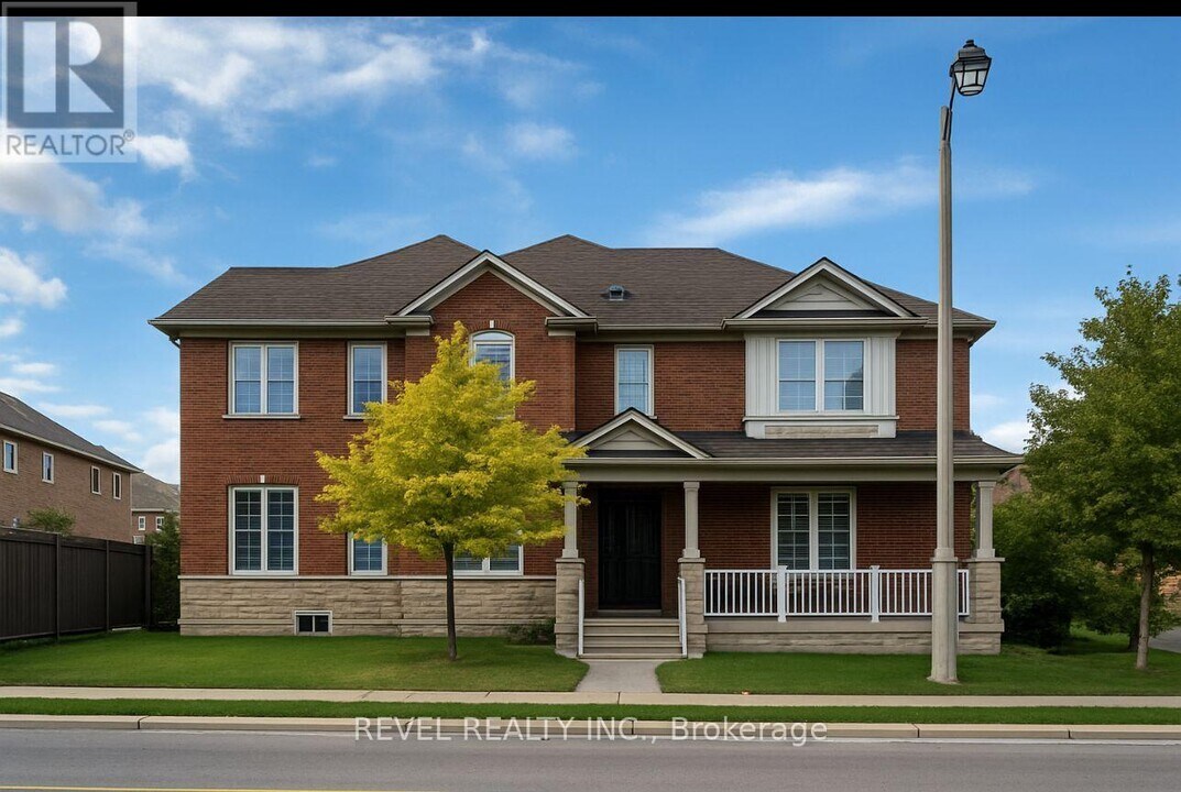 2 Snowshoe Ln in Brampton, ON - Building Photo