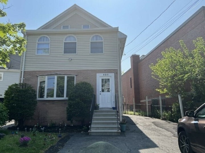 491 Central St in Saugus, MA - Building Photo