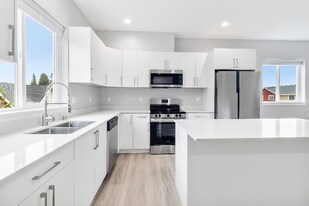 5724 Sterling Ave in Ferndale, WA - Building Photo