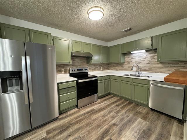 property at 11919 Averett Ct