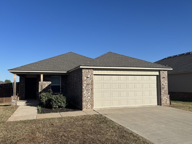 1908 Melanie Dr in Oklahoma City, OK - Building Photo - Building Photo