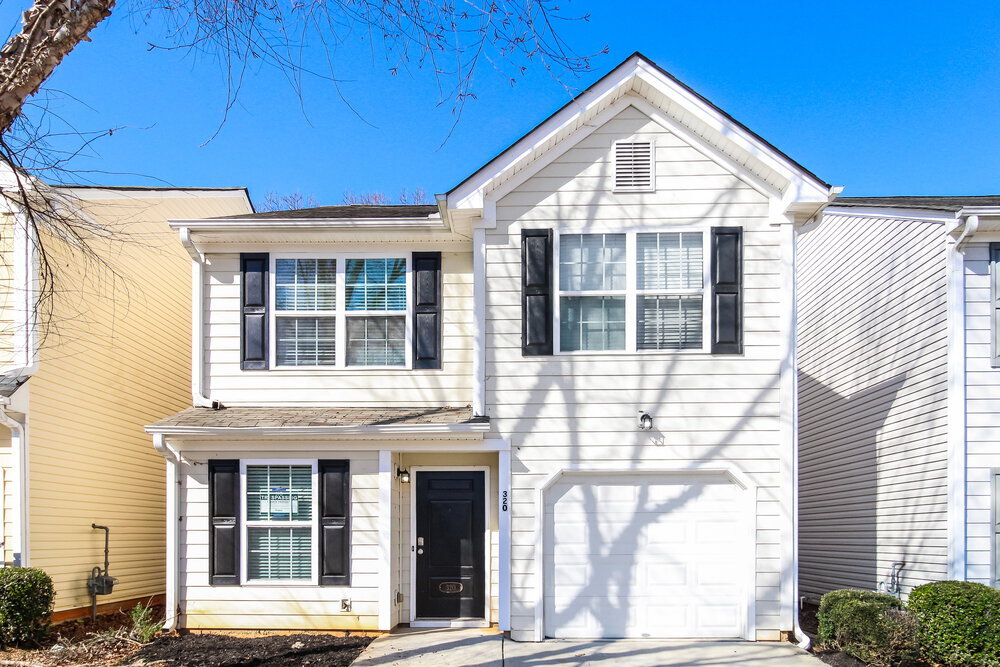 320 Fieldview Ln in Covington, GA - Building Photo