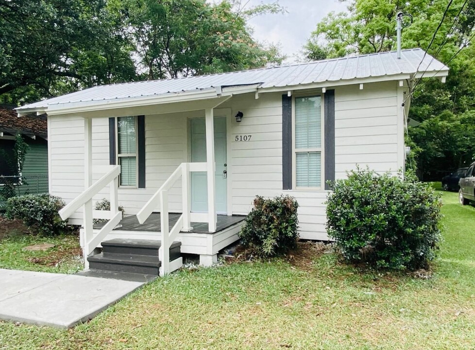 5107 Byron Ave in Baton Rouge, LA - Foto de edificio