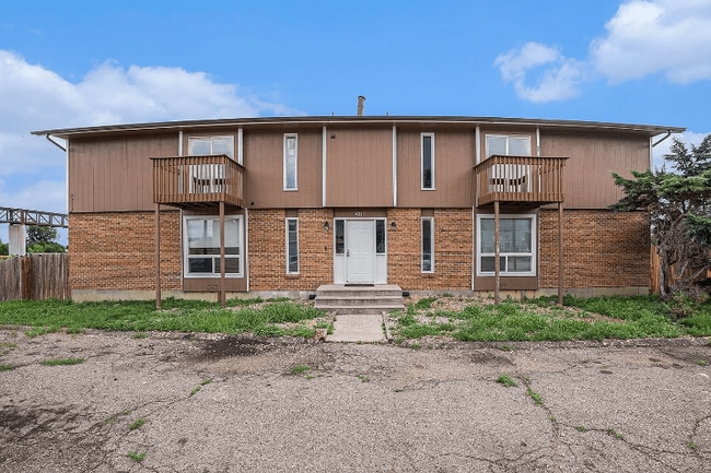 property at 4215 Loomis Ave