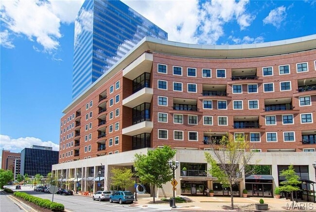 155 Carondelet Plaza, Unit 505