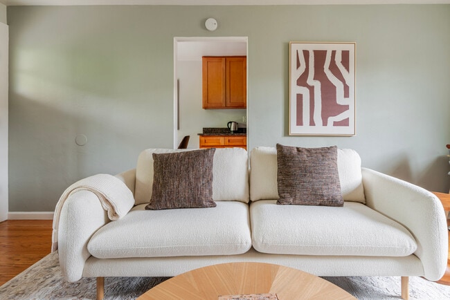 325 Hawthorne Ave in Palo Alto, CA - Building Photo - Building Photo