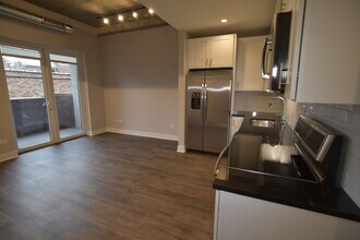 3833 N Broadway in Chicago, IL - Building Photo - Building Photo