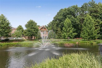 1016 River Vista Drive in Atlanta, GA - Building Photo - Building Photo