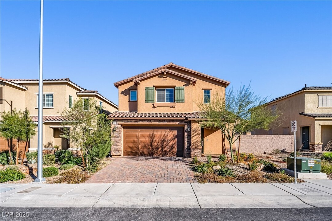 9984 Longard Ct in Las Vegas, NV - Foto de edificio