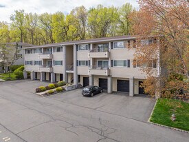 50 W Lindsley Rd in Cedar Grove, NJ - Building Photo