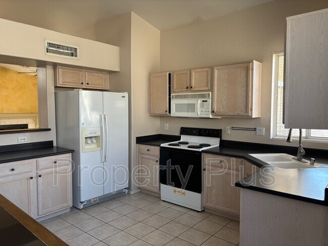 4814 W Ponderosa Ln in Glendale, AZ - Building Photo - Building Photo