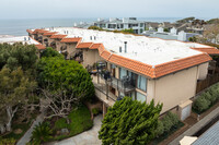 Del Mar Shores in Solana Beach, CA - Foto de edificio - Building Photo