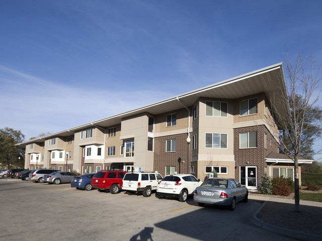 Southview Senior Apartments in Des Moines, IA - Foto de edificio - Building Photo