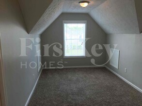 7945 Weathers Ct in Lithonia, GA - Foto de edificio - Building Photo