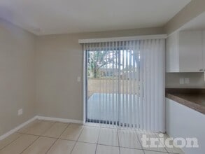 1115 Oakhill St in Seffner, FL - Building Photo - Building Photo