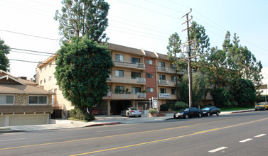 Magnolia View Apartments in Sherman Oaks, CA - Building Photo - Building Photo