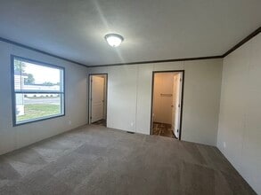 156 Washington in Belleville, MI - Building Photo - Building Photo