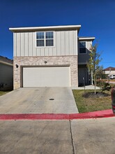 6806 Prue Rd in San Antonio, TX - Building Photo - Building Photo