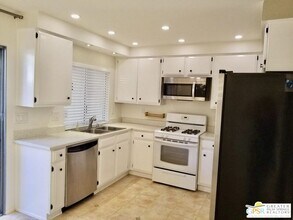 1816 N Mira Loma Way in Palm Springs, CA - Building Photo - Building Photo