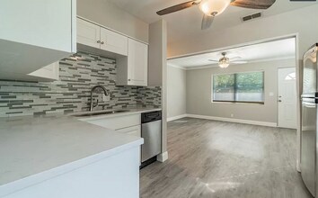 4012 21st St N in St. Petersburg, FL - Building Photo - Building Photo