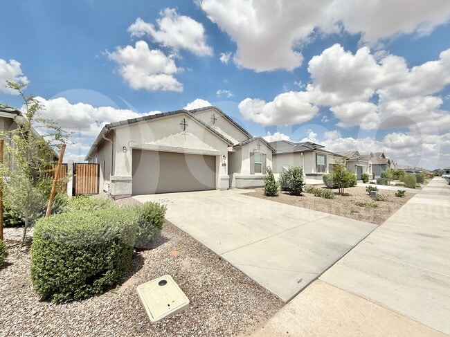 property at 3246 W Sable Ave