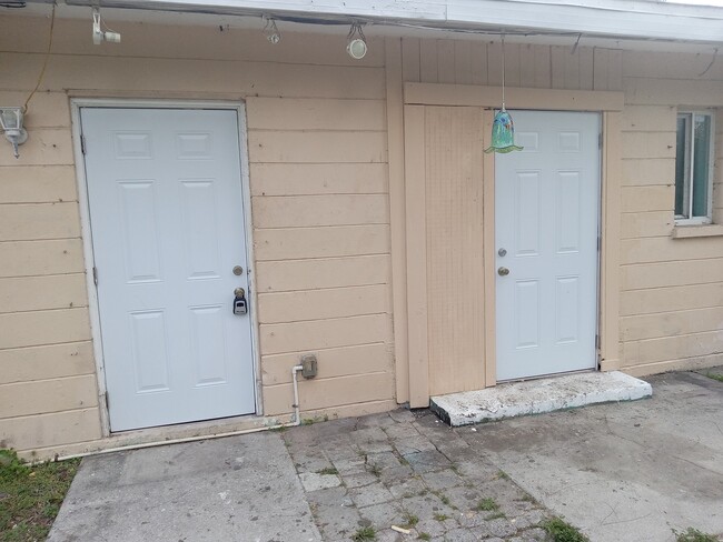 25445 Shore Dr, Unit A in Punta Gorda, FL - Foto de edificio - Building Photo
