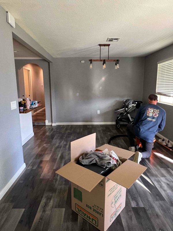 606 E B St in Oakdale, CA - Foto de edificio - Building Photo