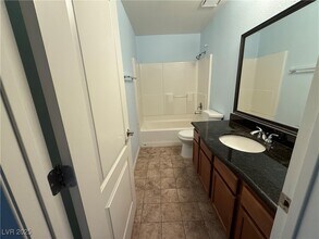 3145 E Flamingo Rd in Las Vegas, NV - Building Photo - Building Photo