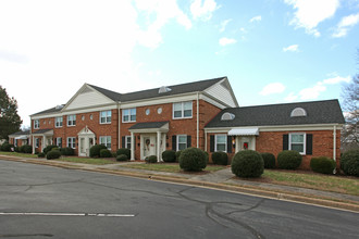 215 S Maple St in Graham, NC - Foto de edificio - Building Photo