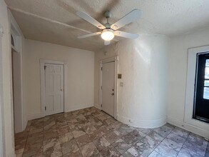 613 State St, Unit 1 in Madison, WI - Foto de edificio - Building Photo