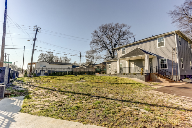 1072 S Barksdale St in Memphis, TN - Building Photo - Building Photo