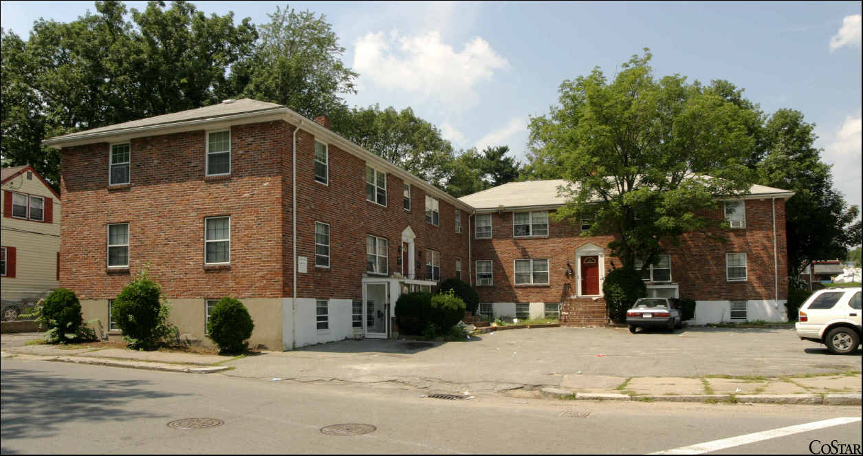 621--623 Cummins Hwy in Mattapan, MA - Foto de edificio