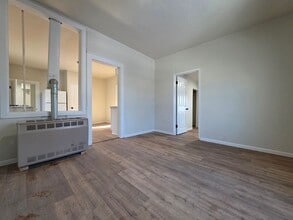 210 S Maple Ave in Green Bay, WI - Building Photo - Building Photo