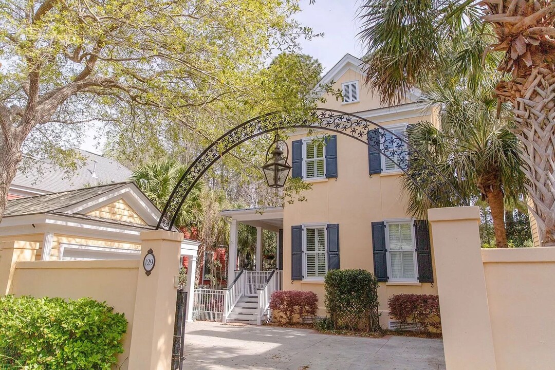129 Jakes Ln in Mount Pleasant, SC - Building Photo