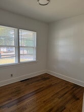 1105 Sycamore Rd in Kinston, NC - Building Photo - Building Photo