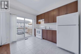 12 Deneb St in Barrie, ON - Building Photo - Building Photo