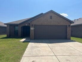 3805 Primrose Avenue in Lubbock, TX - Building Photo