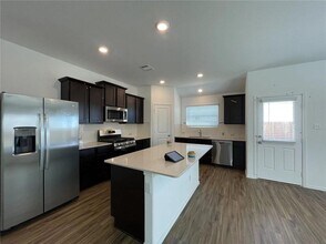 216 Arnage Dr in Hutto, TX - Building Photo - Building Photo