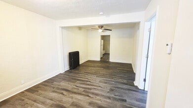 15 E 21st St in Chicago Heights, IL - Foto de edificio - Building Photo