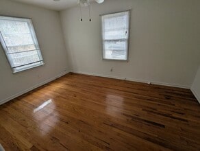 215 Hillcrest Ave in Decatur, GA - Building Photo - Interior Photo