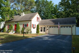 219 Aviation Rd in Queensbury, NY - Building Photo - Building Photo