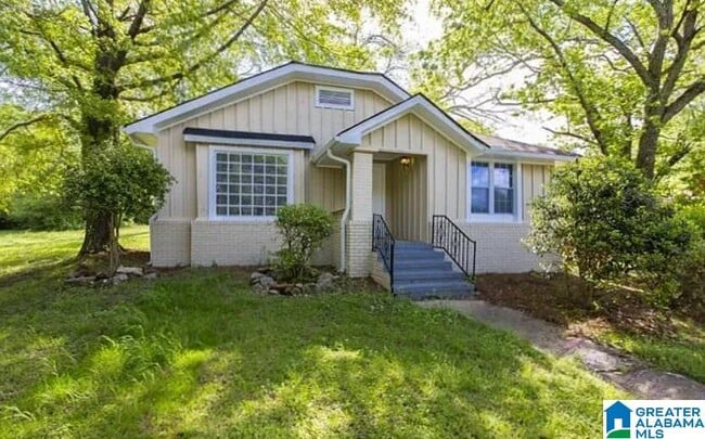 property at 1001 3rd Ave